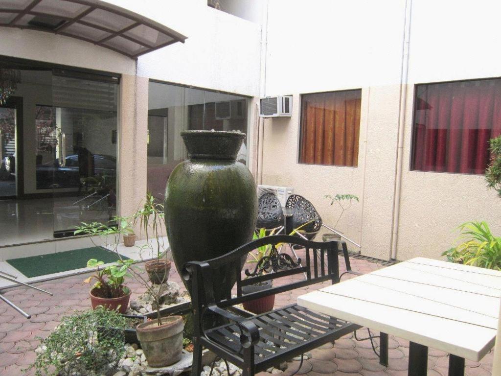 Rich Manor Pension House Cagayan de Oro Exterior foto